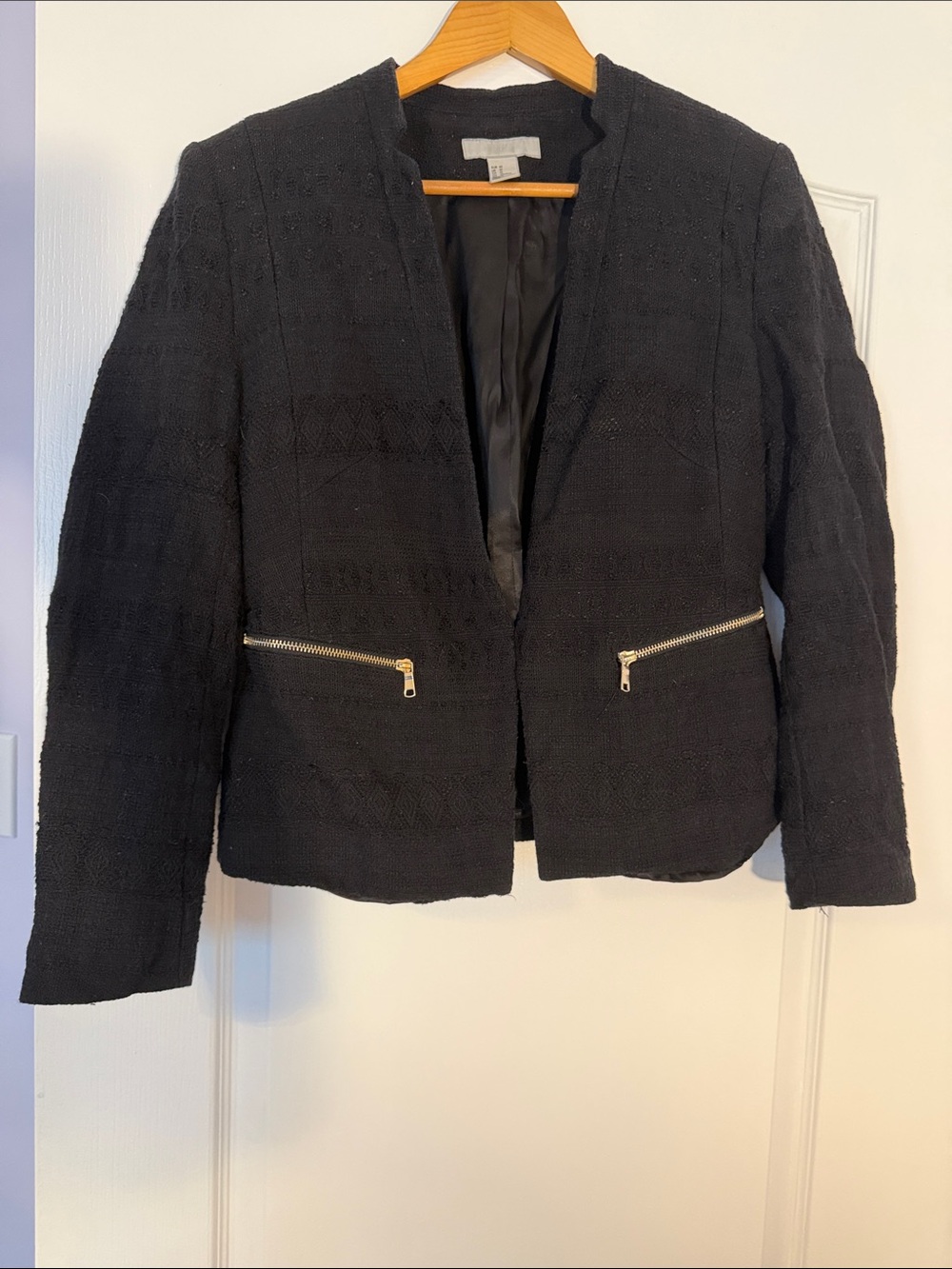 H&M Black Textured Short Blazer – Size 12 – Single Hook Closure